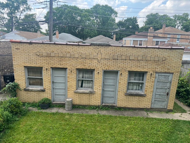 Building Photo - 6028 N Francisco Ave