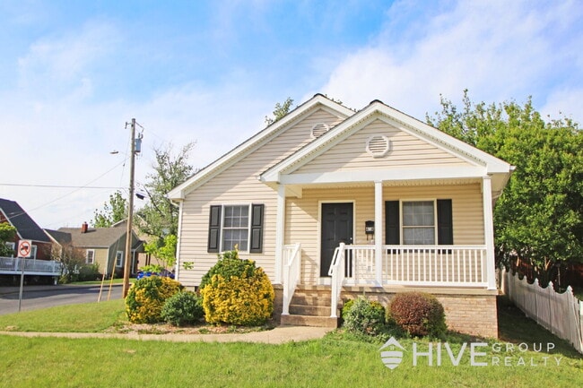 Building Photo - Welcome to your "home sweet home," perfectly situated just a few blocks from the heart of charmin...