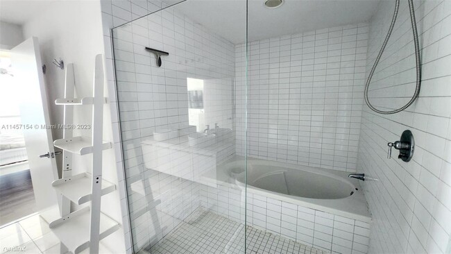 Building Photo - 2 br, 2 bath Condo - 888 Biscayne Blvd Apt...