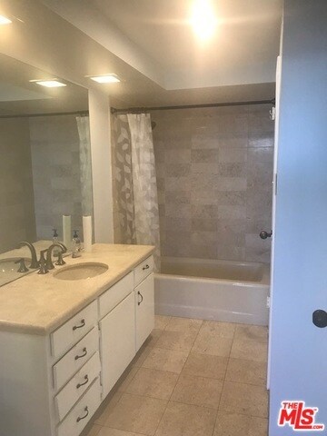 Building Photo - 4314 Marina City Dr