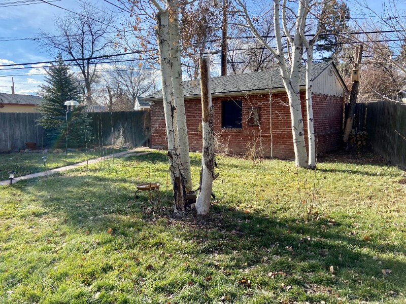 Building Photo - 1725 Quince St