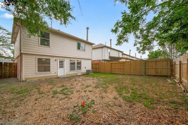 Building Photo - 16318 N Glade Dr