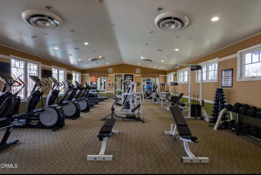 Building Photo - 4012 Tradewinds Dr