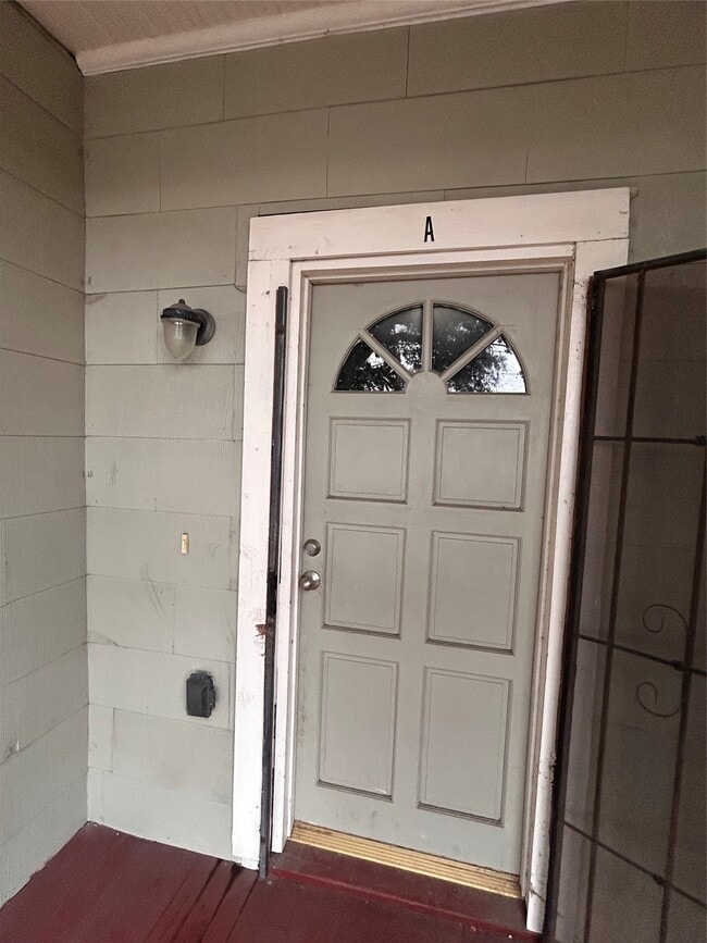 Building Photo - 6737 Ave E