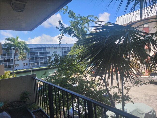 Building Photo - 3860 NE 170th St