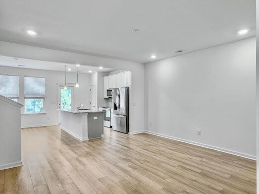 Building Photo - 481 Trotters Ln