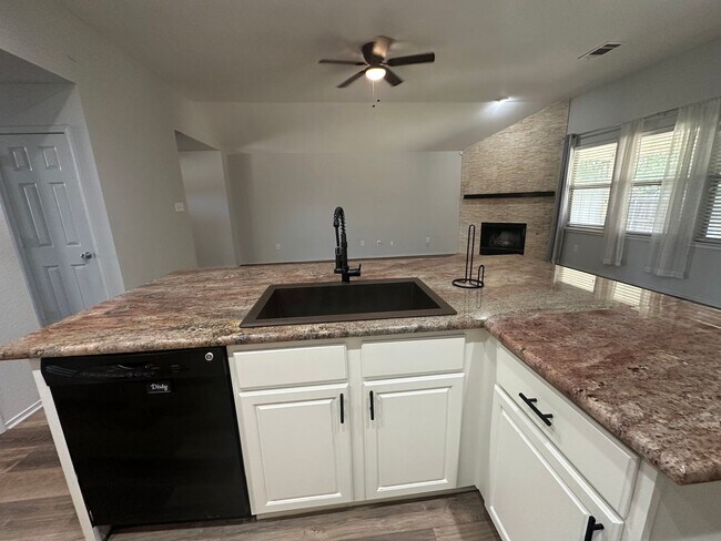 Building Photo - 5212 Blackwood Dr