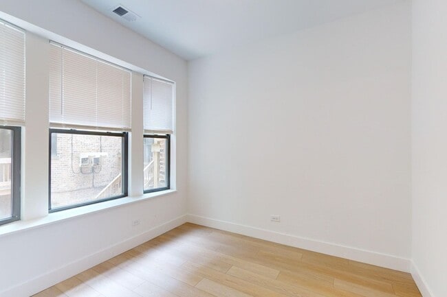 Floorplan - 5339-5345 S. Woodlawn Avenue