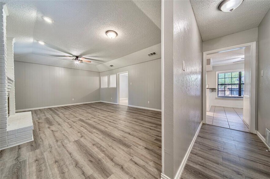 Building Photo - 408 Shoreview Dr