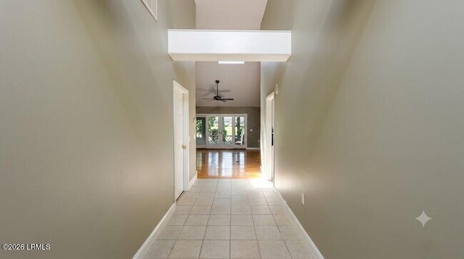 Building Photo - 1305 Rowland Dr
