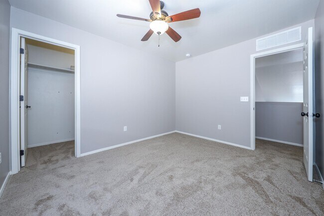 Building Photo - 12665 E Nona Ln