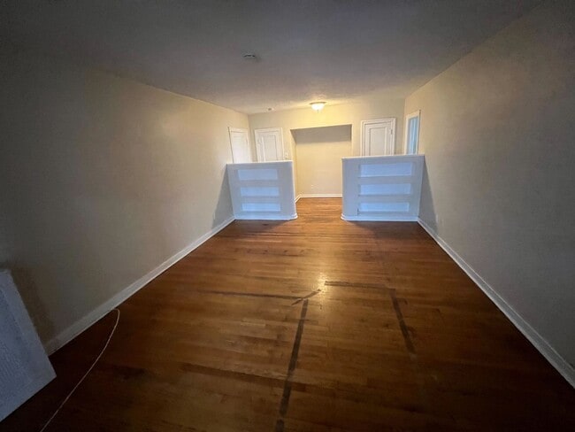 Building Photo - 37 Parkwood St