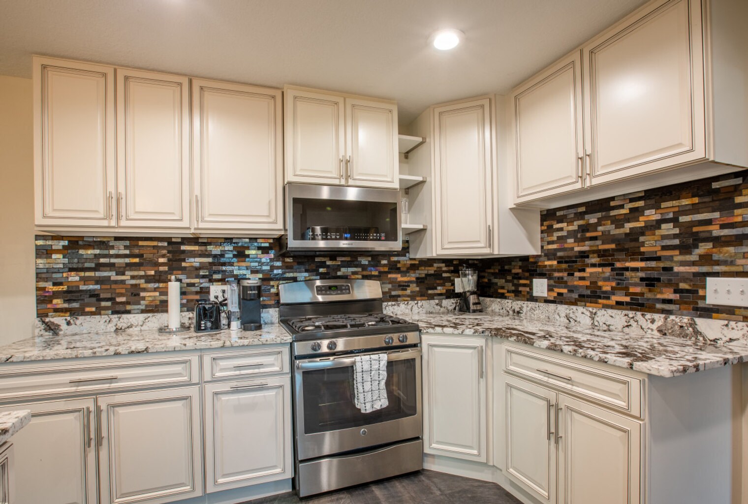 Building Photo - 1285 Parkway Ave