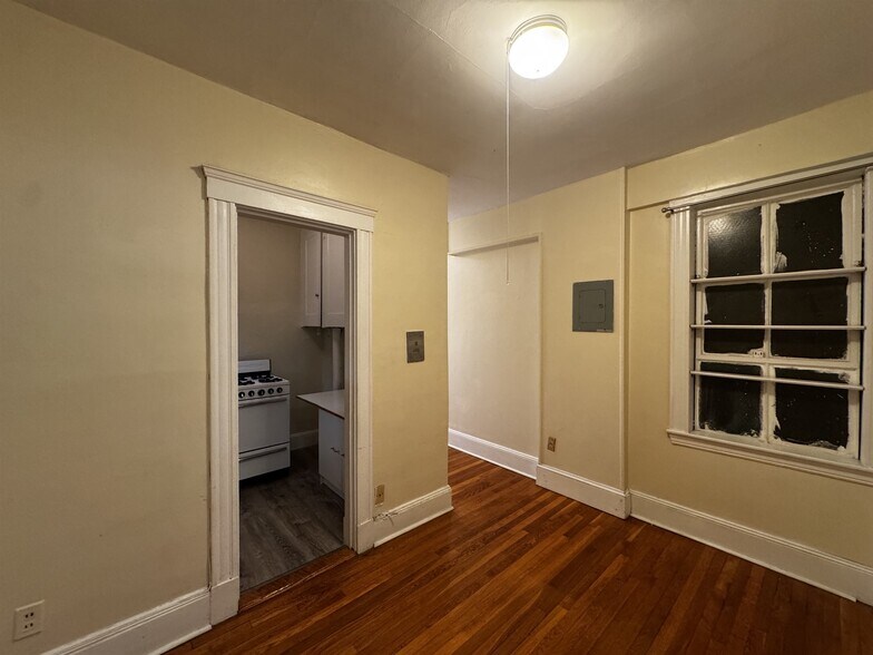 Building Photo - 6 Agassiz St