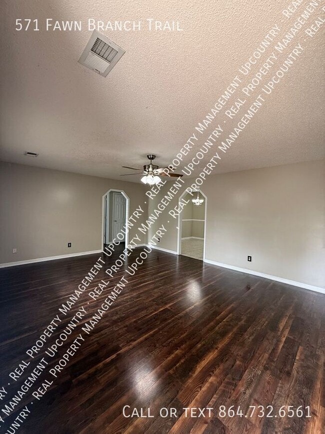 Building Photo - 571 Fawn Branch Trail