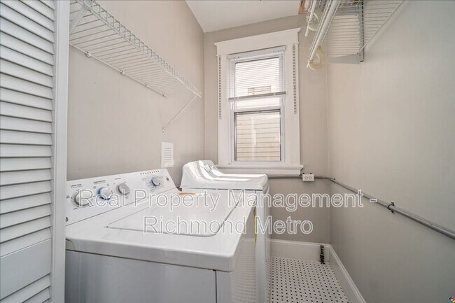 Building Photo - 1313 N 35th St