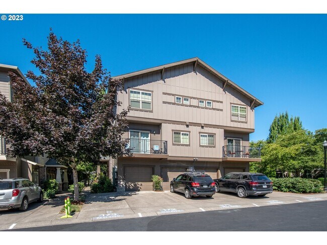 Building Photo - 675 NE Garswood Ln