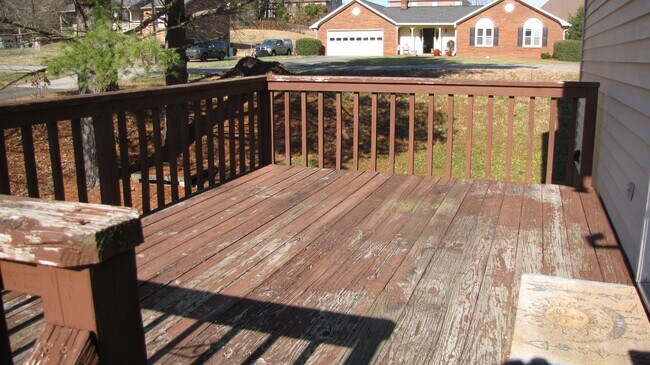 Building Photo - Well-kept 3 bedroom 2 1/2 bath home in the heart of Clemmons