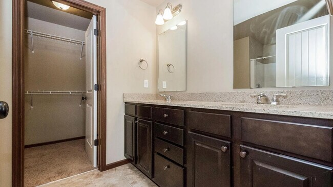 Building Photo - 470 Cambria Dr