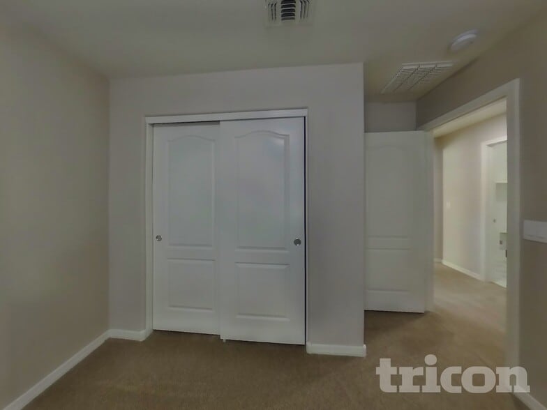 Building Photo - 3360 W Hayduk Rd