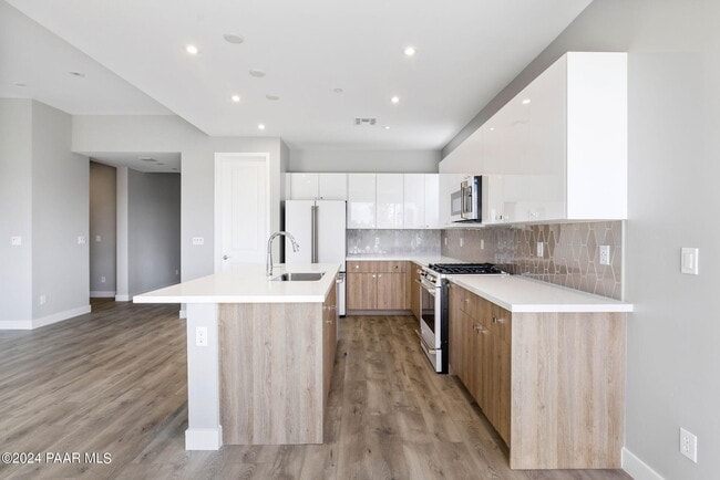 Building Photo - 1328 Rockwood Dr