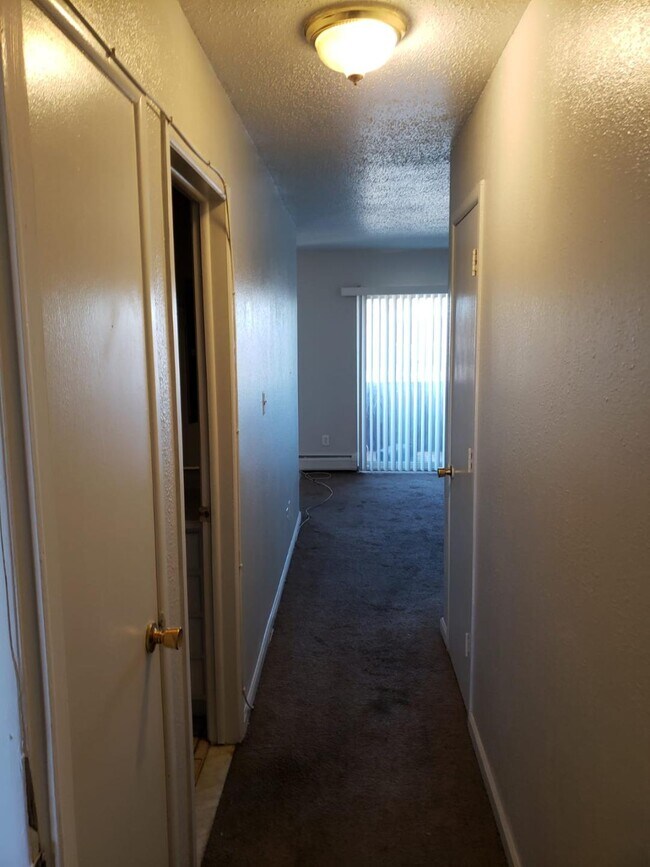 Building Photo - 19615 Allen Rd