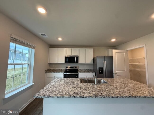 Building Photo - 345 Anconas Blvd