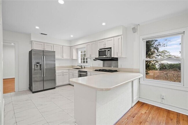 Building Photo - 3521 W Stillwood Ln