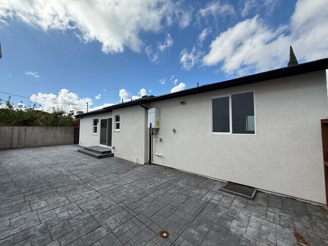 Building Photo - Bassett Properties