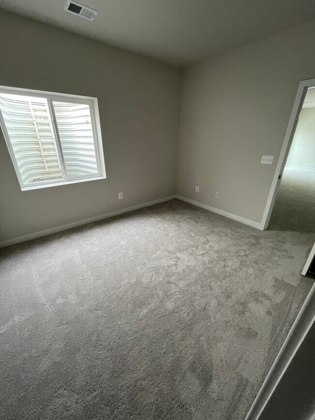 Building Photo - 18105 Telford Dr