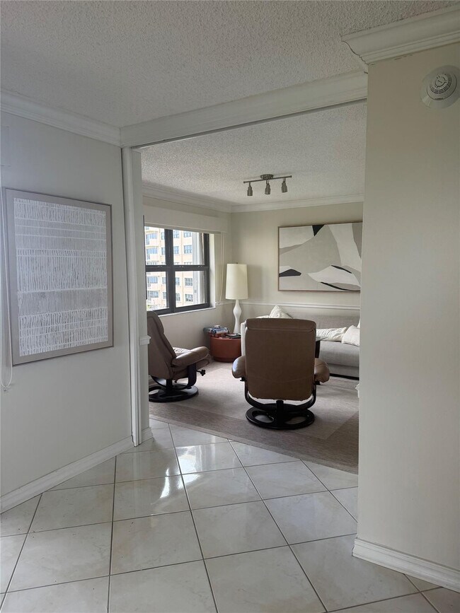 Building Photo - 4900 N Ocean Blvd