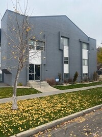 Building Photo - Studio Apartment - Available August 10th