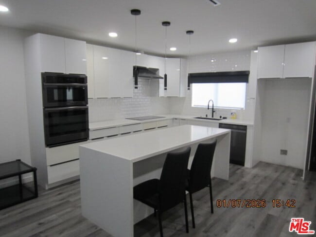 Building Photo - 14013 Bessemer St