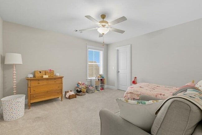 Building Photo - Exceptional Home in Donahue Ridge!