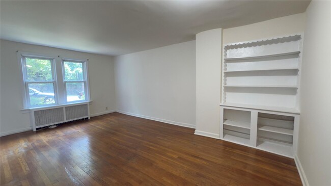 Building Photo - 130 Rockland Ave