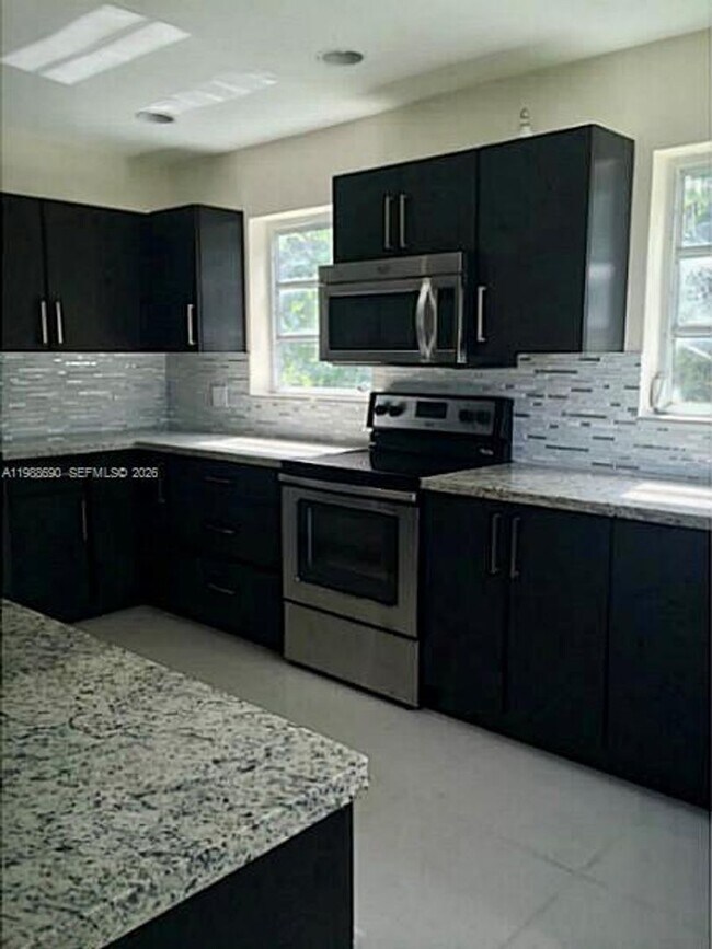 Building Photo - 740 NE 179th Terrace