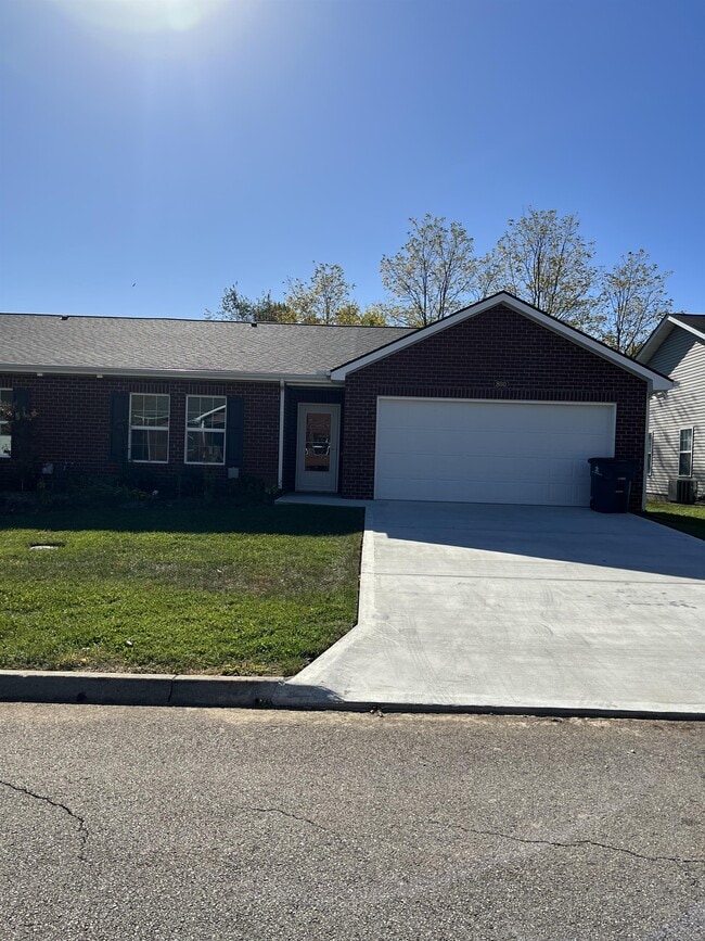 Primary Photo - 800 Spring Park Rd