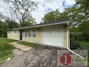 Building Photo - 3 bedroom, 1 Bathroom Home in Kansas City!!