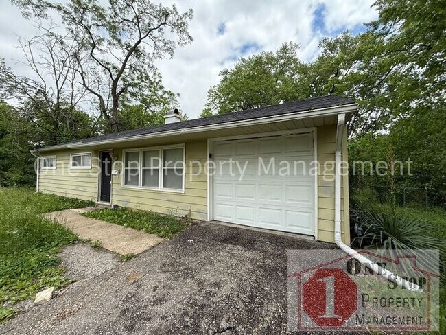 Primary Photo - 3 bedroom, 1 Bathroom Home in Kansas City!!