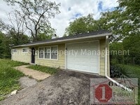 Building Photo - 3 bedroom, 1 Bathroom Home in Kansas City!!