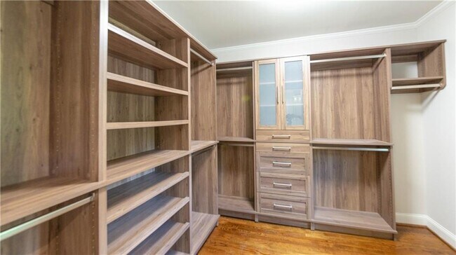Building Photo - 3935 Briaridge Cir