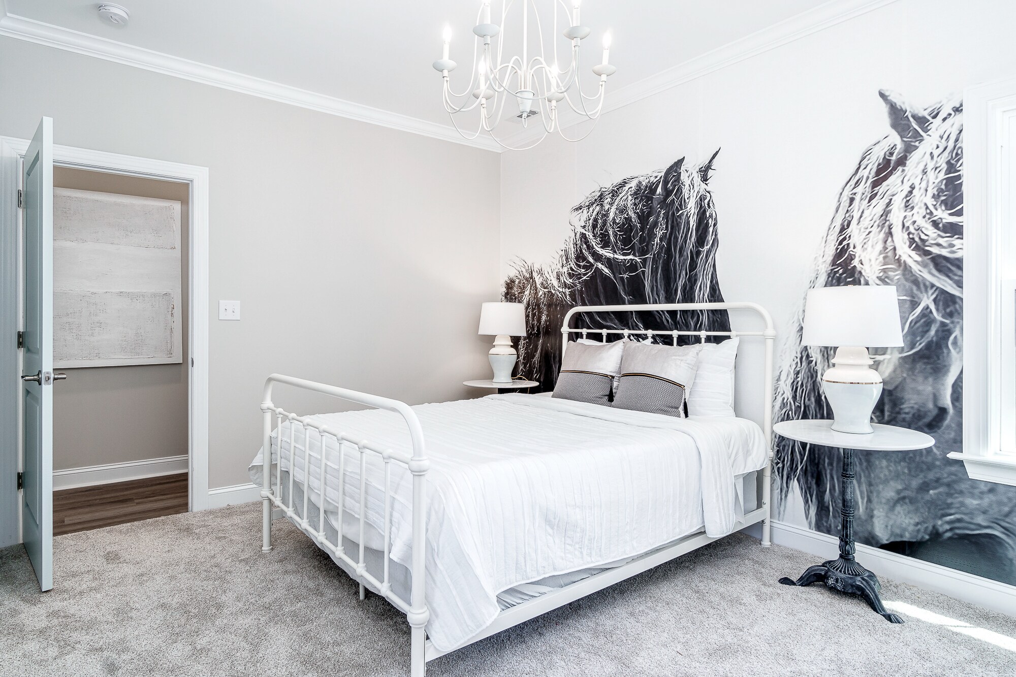 Brand new beach cottage! Public beach access at end of the street (4 min walk)! This guest room has a queen bed and has the coolest horse mural inspired by the wild horses on the nearby Shackleford Island! - 103 S 13th St