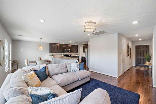 Building Photo - 15827 Copper Oak Ln