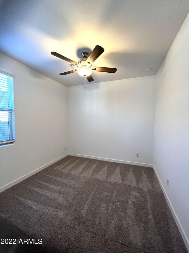Building Photo - 16943 W Las Palmaritas Dr