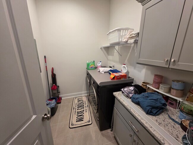 Building Photo - 432 Setter Trail