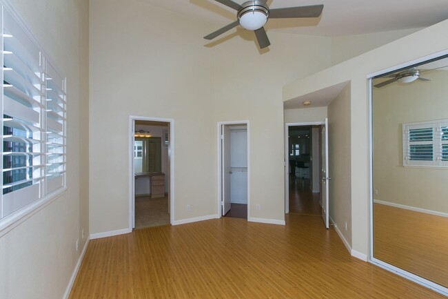 Building Photo - BACK ON MARKET**Single level spacious home...
