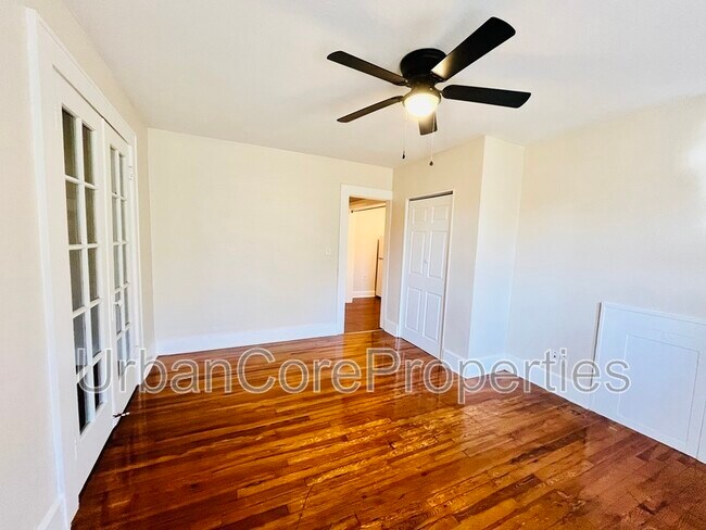 Building Photo - 360 13th Ave NE