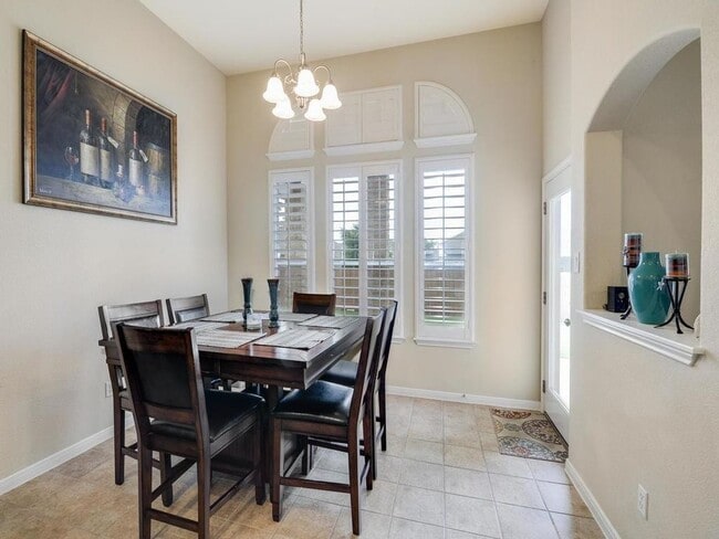 Building Photo - Beautiful one story stone home in Estates at Settlers Park