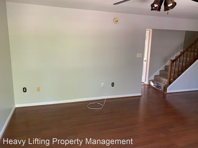 Building Photo - 3 br, 2.5 bath House - 6105 Spring Knoll Dr