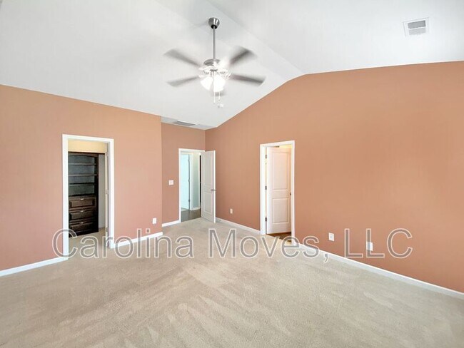 Building Photo - 200 Hartwood Lake Ln